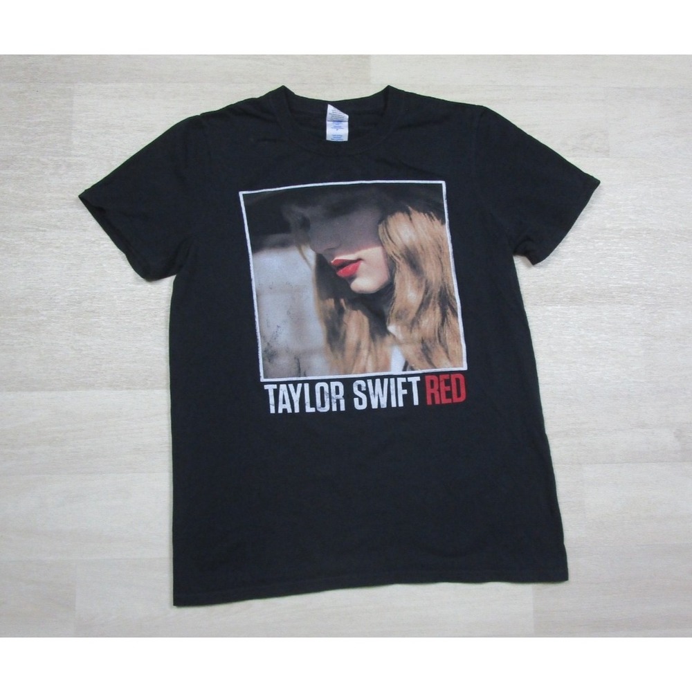 Taylor Swift Red Tour T Shirt (S) Band‎ Tee Pop Music Concert Merch Eras